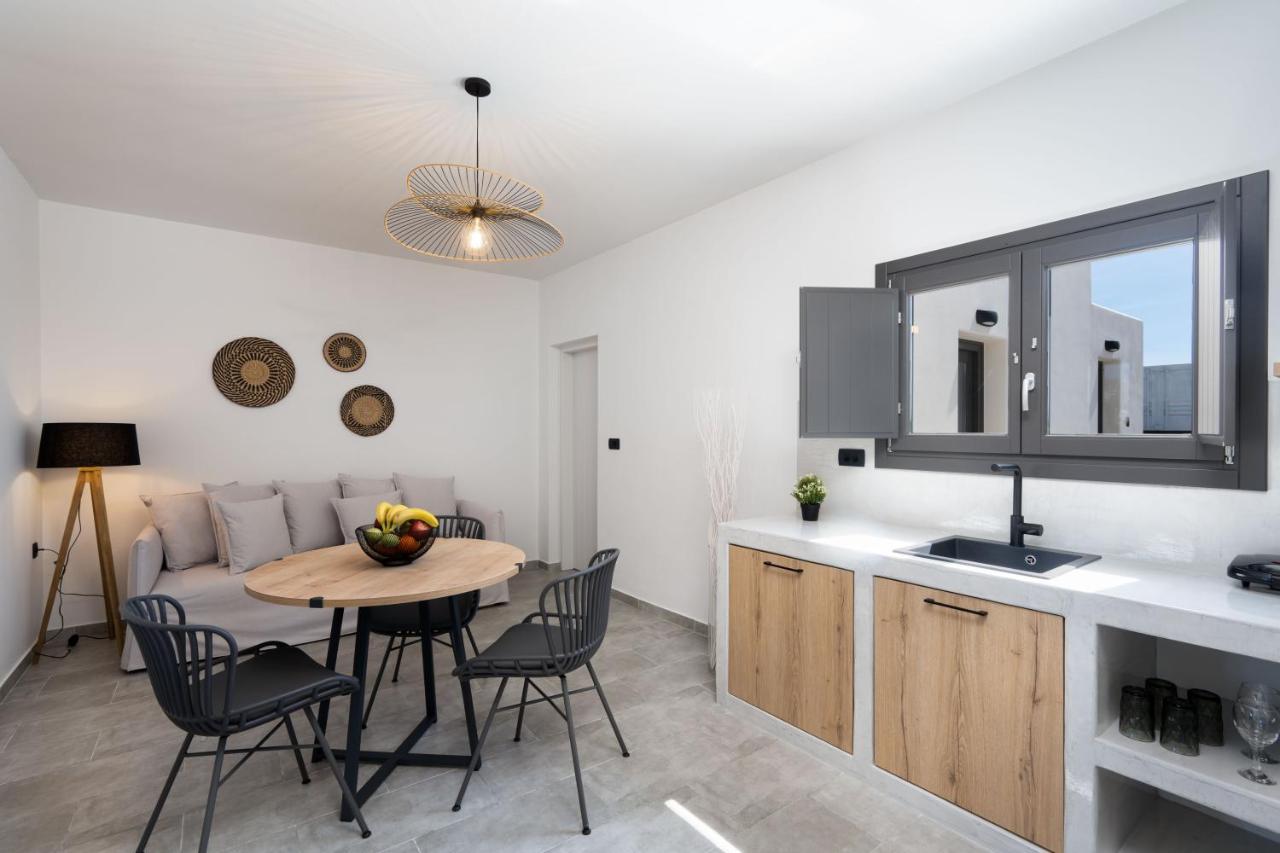 Almira Luxury Perivolos