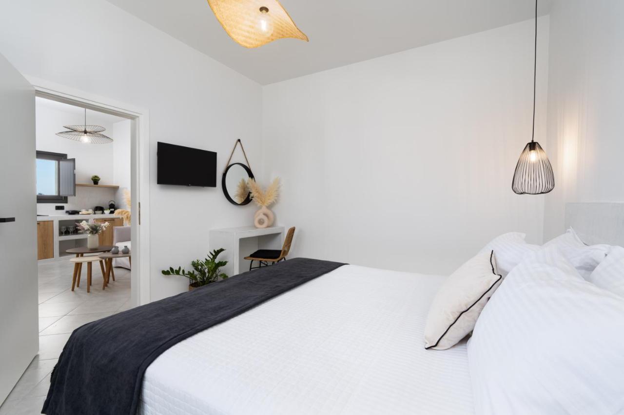 Almira Luxury Perivolos