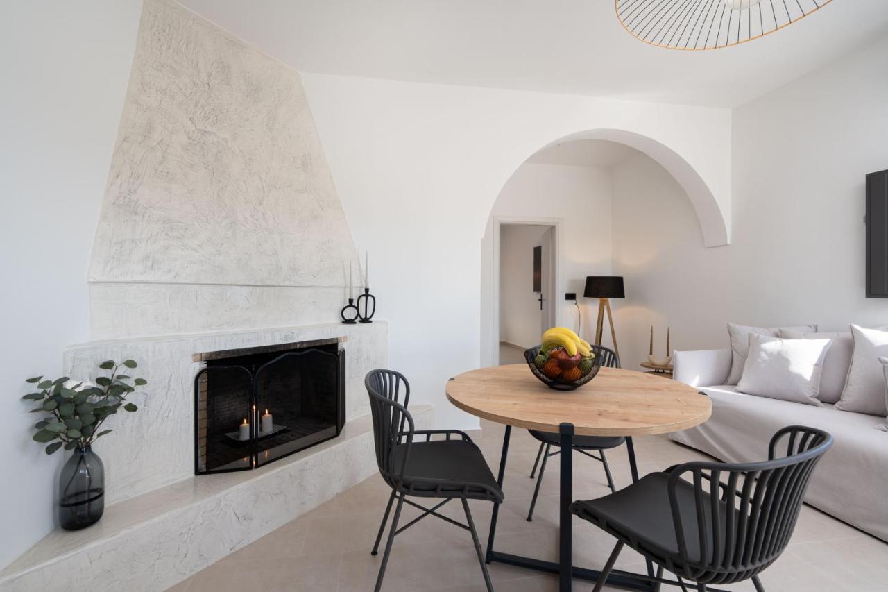 Almira Luxury Apartment Perivolos (Santorini)
