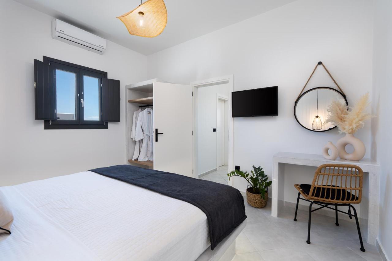Almira Luxury Apartment Perivolos (Santorini)